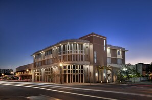Front of property - Design District Suites (Miami)