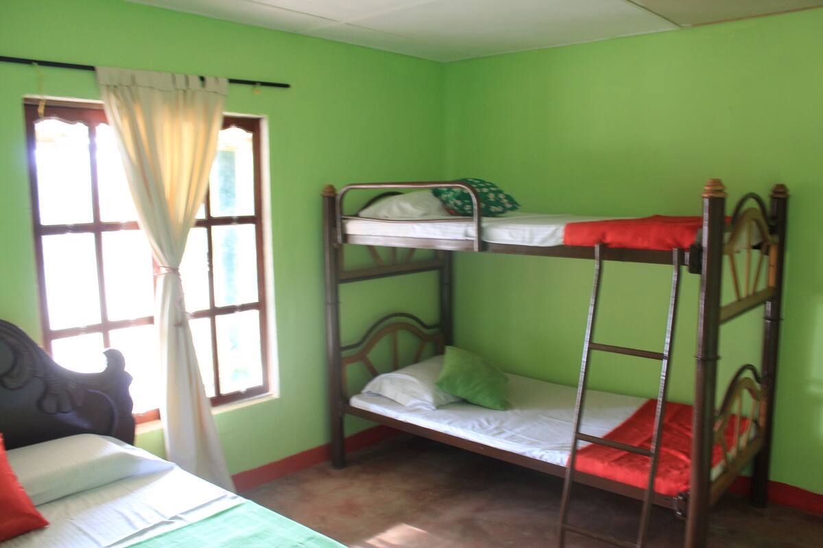 Rollaway beds, bed sheets