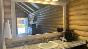 Duschwanne, Komfortbadewanne, kostenlose Toilettenartikel, Haartrockner