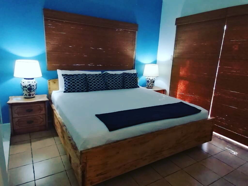 Deluxe Suite | In-room safe, free WiFi, bed sheets