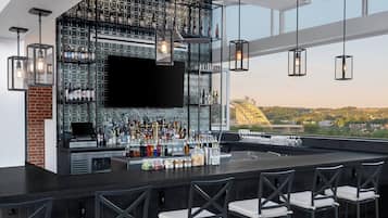 2 bares o lounges
