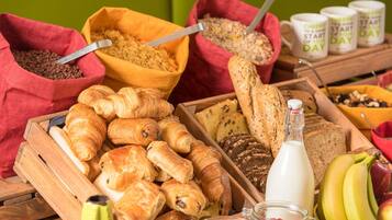 Tägliches Frühstücksbuffet gegen Gebühr