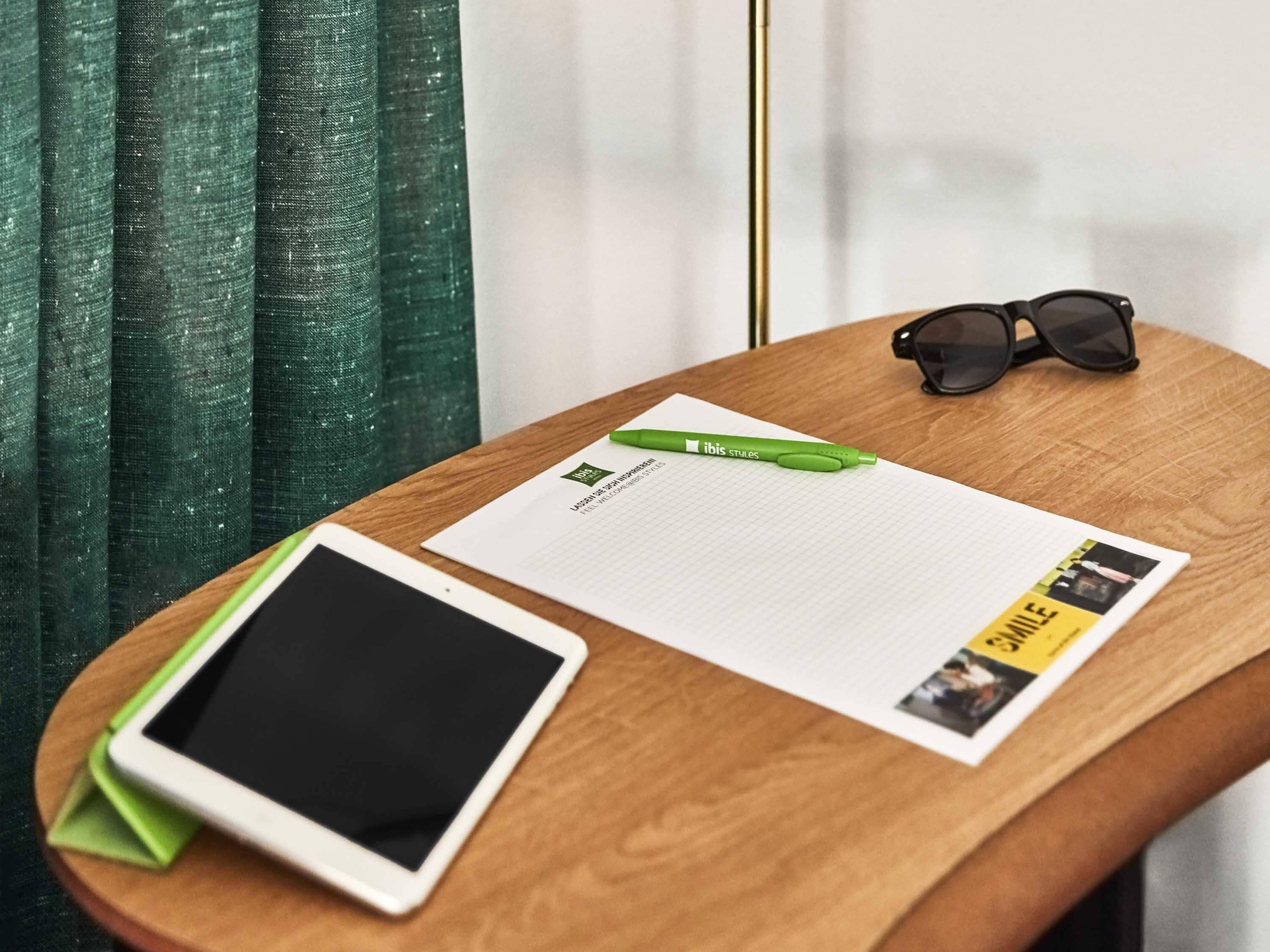 1 bedroom, desk, free cots/infant beds, free wifi