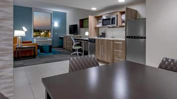 Suite, 1 Bedroom, Non Smoking | Living area