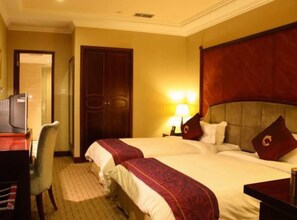 Twin Room, No Windows | Minibar, in-room safe, desk, blackout drapes - Guangzhou Royal Plaza Hotel (Guangzhou)