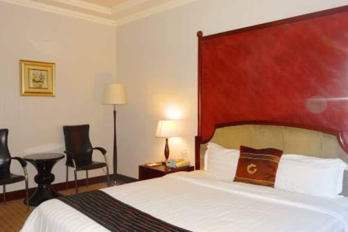 Double Room, No Windows | Minibar, in-room safe, desk, blackout drapes