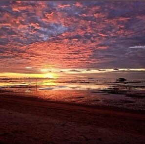 ชายหาด