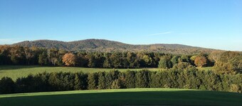 Piilotettu helmi näköalalla! Viinitilat, Clifton Inn, Monticello, Trump Winery, UVA 