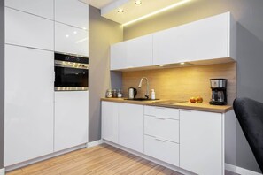 Fridge, oven, stovetop, dishwasher - Stańczyka 4 | Modern Warsaw Apartment | Parking (Warszawa)