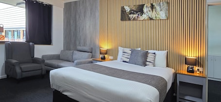 2 Bedroom Apartment (Non Pet). Archer Park Motel