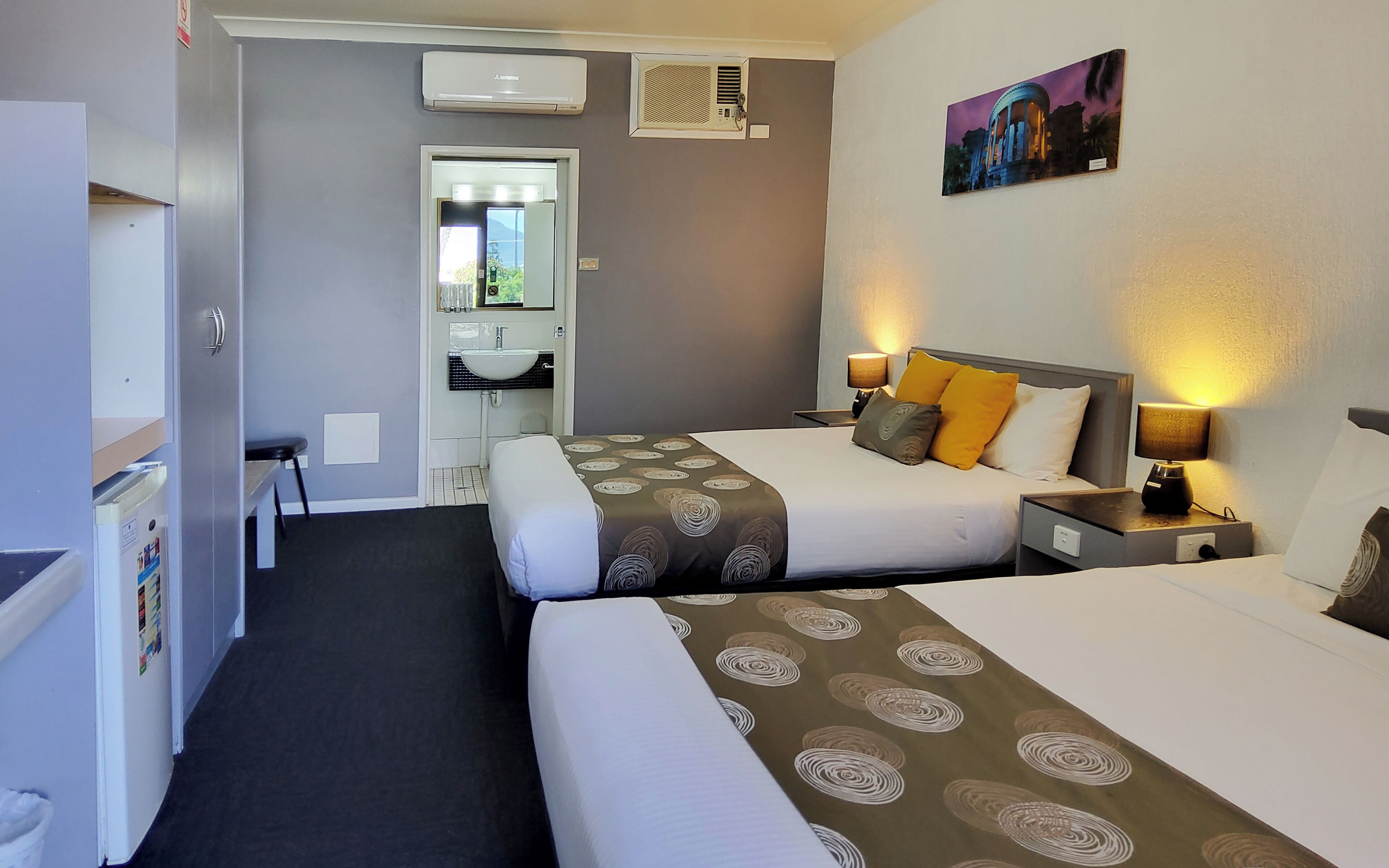 deluxe twin room (non pet) | 1 bedroom, desk, laptop workspace, blackout curtains