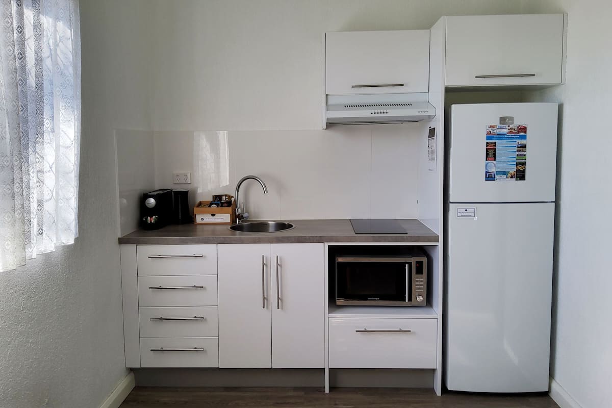 king self contained (non pet) | private kitchen | microwave, coffee/tea maker, toaster