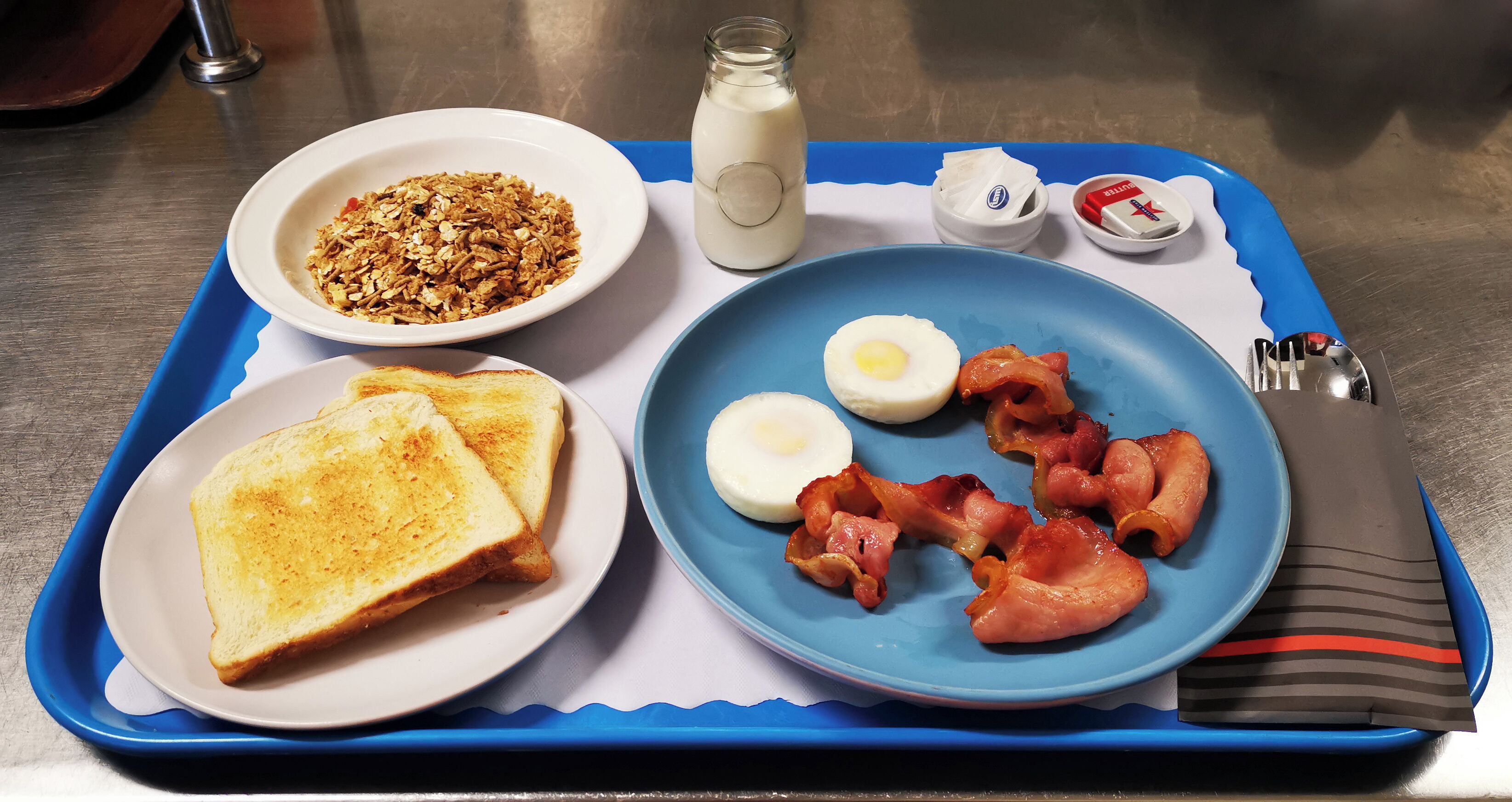 daily cooked-to-order breakfast for a fee