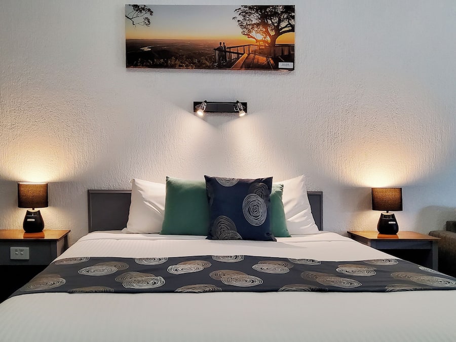 Quarto casal luxo (King (Non Pet)) | Escrivaninha, espaço de trabalho para notebook, cortinas blackout