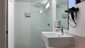Twin Room (Non Pet) | Bathroom