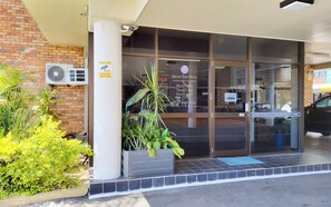 Reception - Archer Park Motel (Rockhampton)