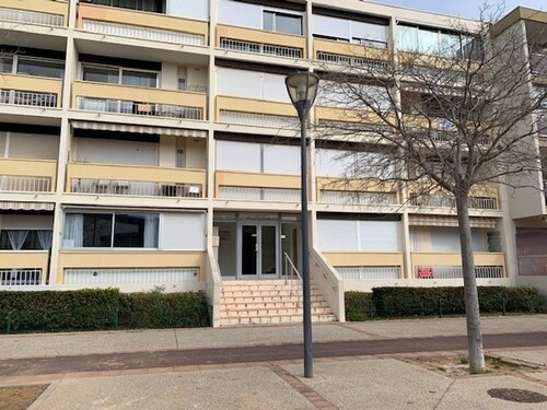Apartment Near Spa with Balcony and Parking in Balaruc-les-Bains