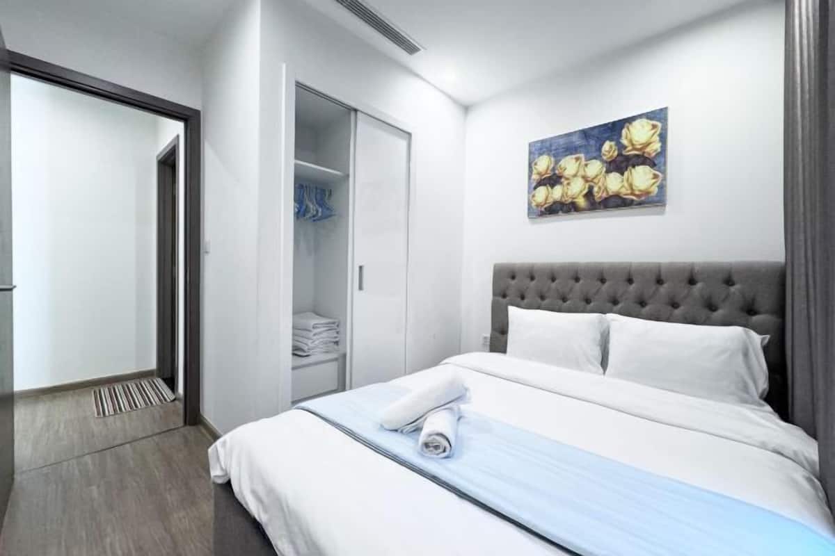 Egyptian cotton sheets, premium bedding, down comforters