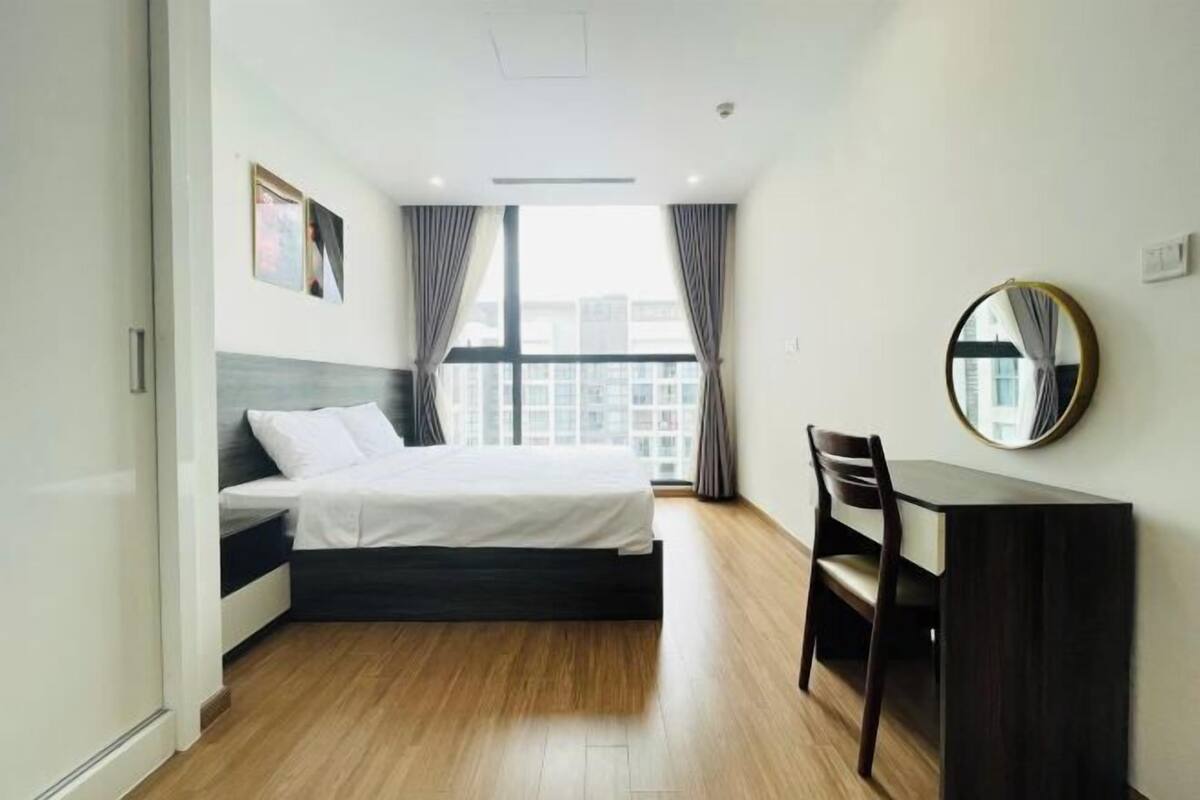 3 bedrooms, Egyptian cotton sheets, premium bedding, down comforters