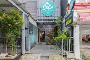 Exterior detail - OYO 1043 Sofie Syariah (Sidoarjo)