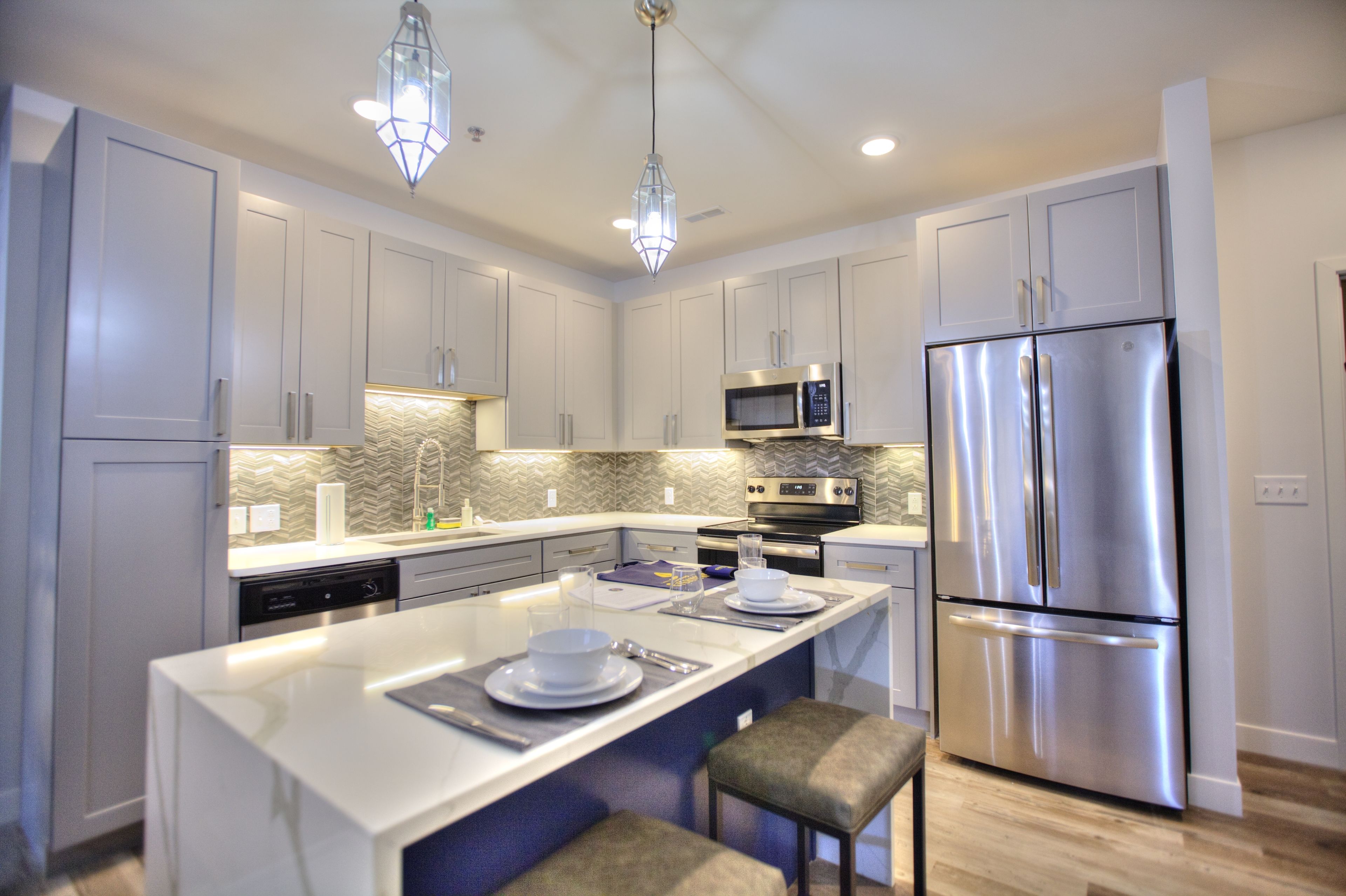 Departamento de lujo, 2 camas Queen size (308) | Área de sala de estar | Smart TV y Netflix 