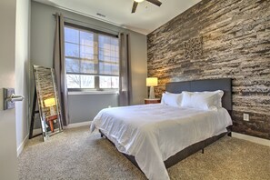 Luxury Apartment, 2 Queen Beds (308) | Premium bedding, individually furnished, blackout drapes - Steelyard Apartment (St. Louis)