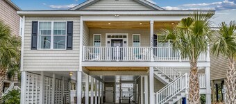 Luxury Home with PRIVATE POOL!  Pet Friendly and Wifi