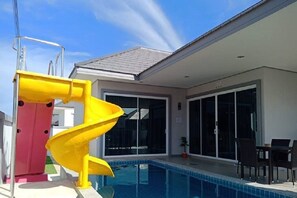 Piscine extérieure