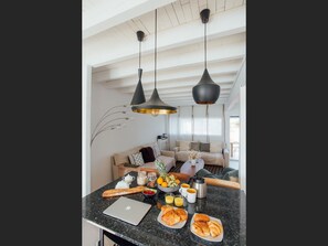 Living area - CALYPSO, beautiful city house in quiet area, close to center. (Biarritz)