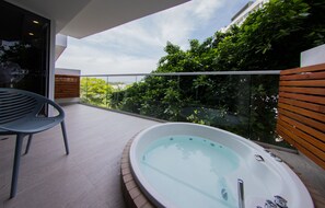 Luxury-Apartment, 1 Schlafzimmer, eigener Pool | Blick auf das Wasser