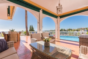 Outdoor dining - Villa Panorama – Ocean View Oasis with Private Pool, Mijas Costa (Mijas Costa)