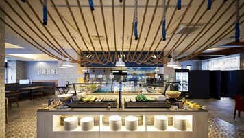 Daily buffet breakfast for a fee