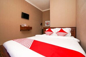 Quarto casal standard | Wi-Fi de cortesia, roupa de cama