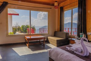 Royal Cottage | Egyptian cotton sheets, premium bedding, Select Comfort beds - Mosaic Go, Chail  (Shimla)