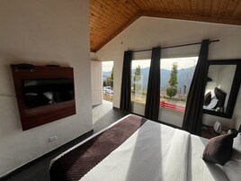 Premium Cottage | Egyptian cotton sheets, premium bedding, Select Comfort beds