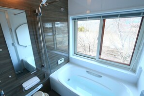 Casa de campo | Baño | Amenidades de baño gratuitas, pantuflas, bidet electrónico, toallas