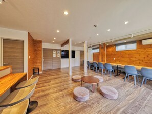 Exclusive Cottage | Living area | Flat-screen TV, fireplace - SILVER SPRAY Yamanakako (Yamanakako)