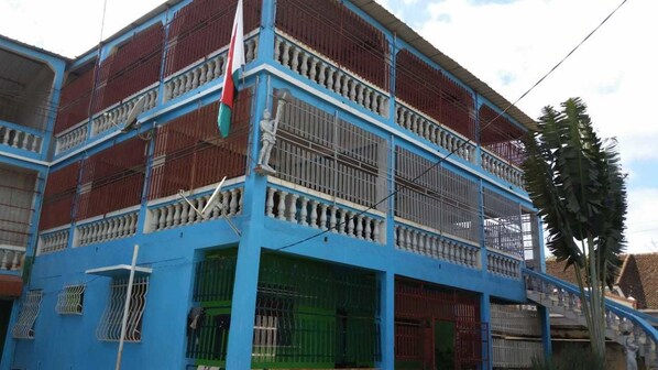 Front of property - Villa Ravo (Antananarivo)