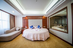 Design Double Room | Premium bedding, memory foam beds, desk, blackout drapes - Xiaoxiang Binhu Hotel Yongzhou (Yongzhou)