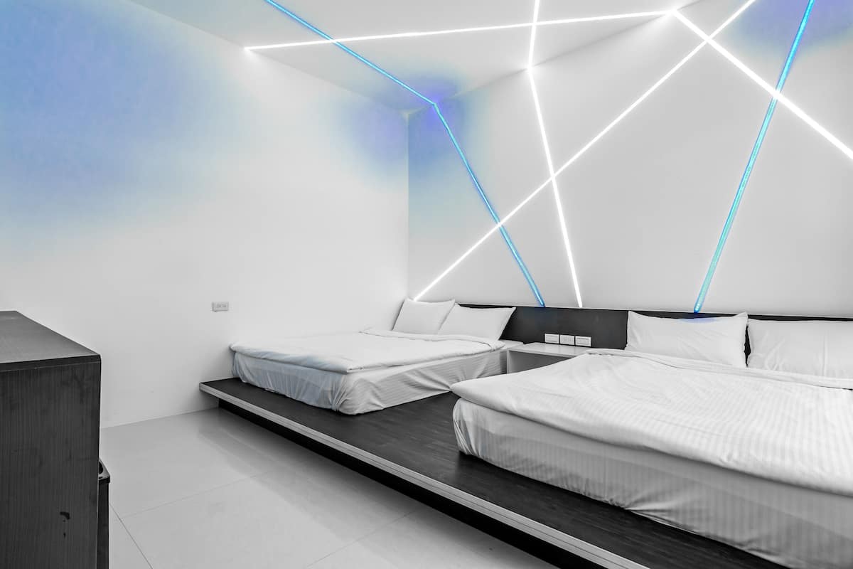 4 人部屋 | WiFi (無料)
