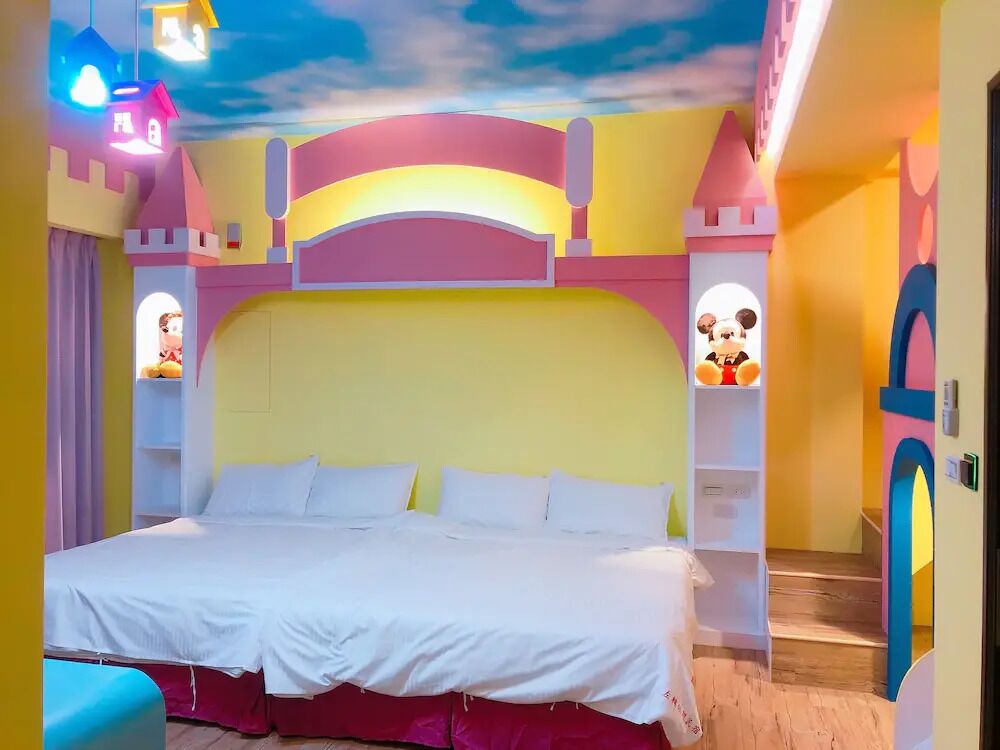 Family Room | Free WiFi