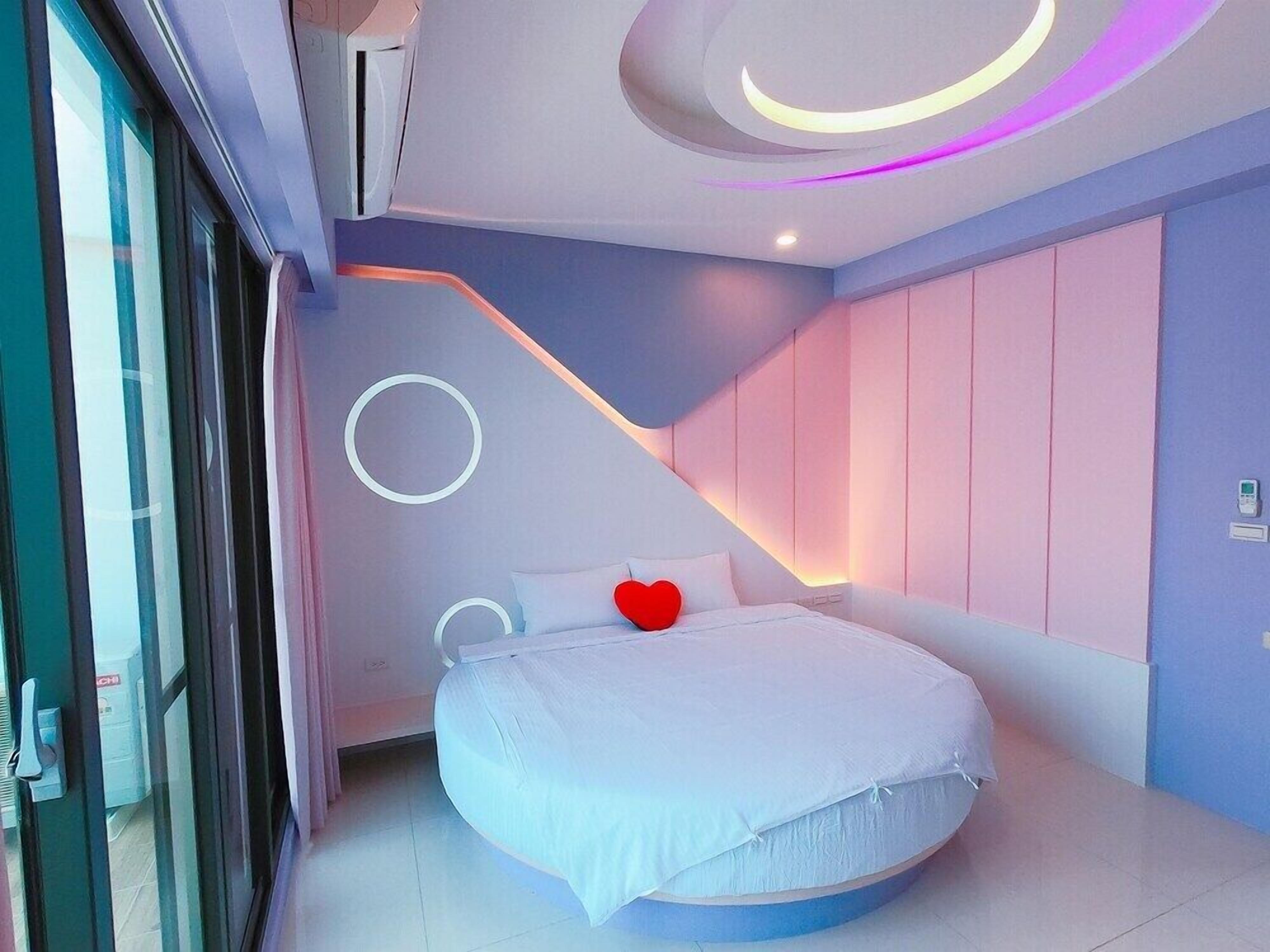 Honeymoon Double Room | Free WiFi