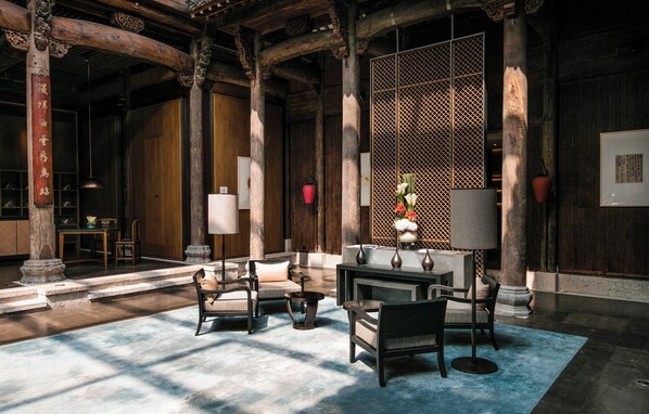 Sala de estar en el lobby