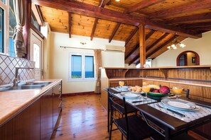 Dining - Soso's Sea View Apartment (Zakynthos)