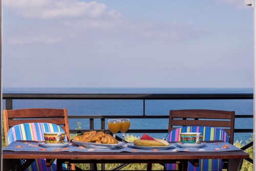 Soso's Sea View Apartment