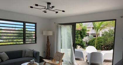 Pikaflor; modern apartment in Jan Thiel