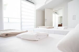 2 habitaciones, colchones Select Comfort y escritorio 