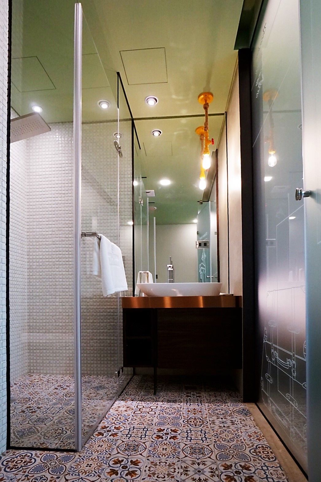 classic double room | bathroom | hair dryer, slippers, towels, shampoo