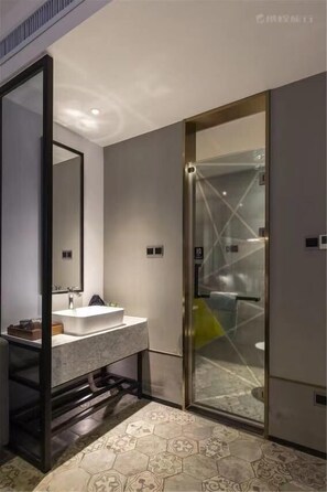 Deluxe Double Room | Blackout curtains, free WiFi, bed sheets