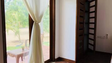 Individually decorated, individually furnished, desk, free WiFi